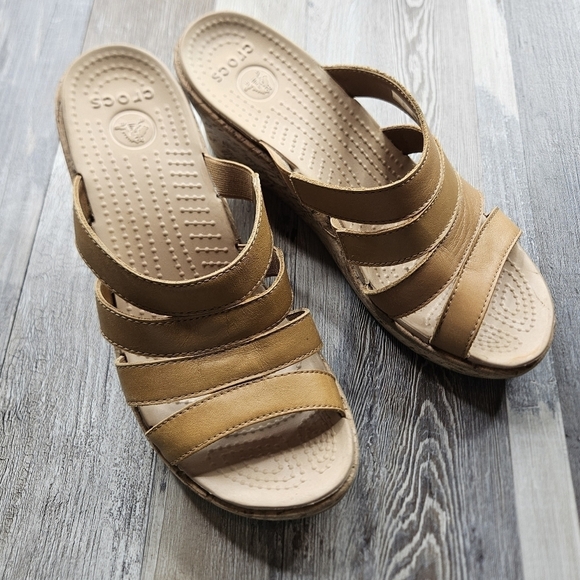 Crocs A-Leigh Leather Slide Sandal Tan/Cork Size 9 200414 - Picture 1 of 8